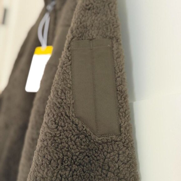 Figs On-Shift High Pile Fleece Bomber Jacket in Spruce, Size Small - Picture 12 of 13